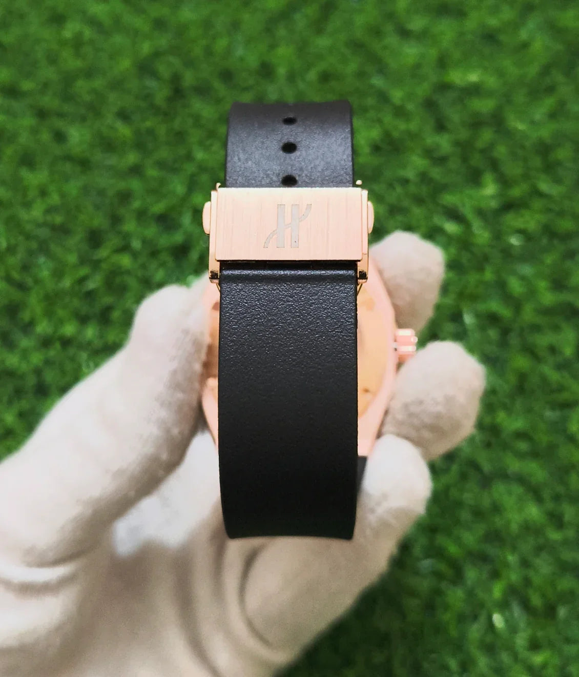 HUBLOT DIAMOND CUT QUARTZ WATCH